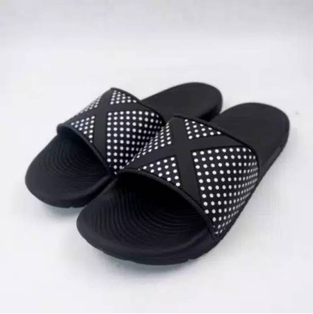 sendal slip on